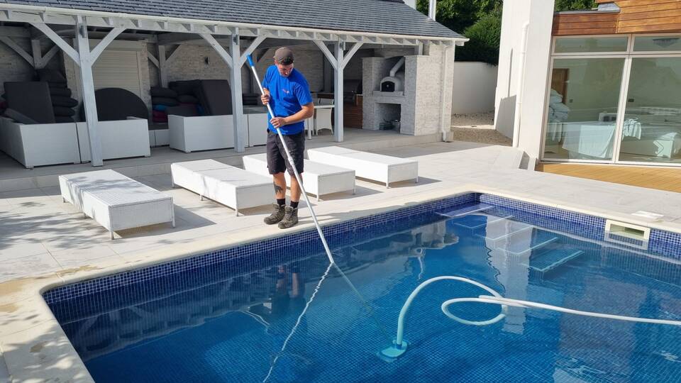 Swimming Pool Servicing, Repairs & Aftercare