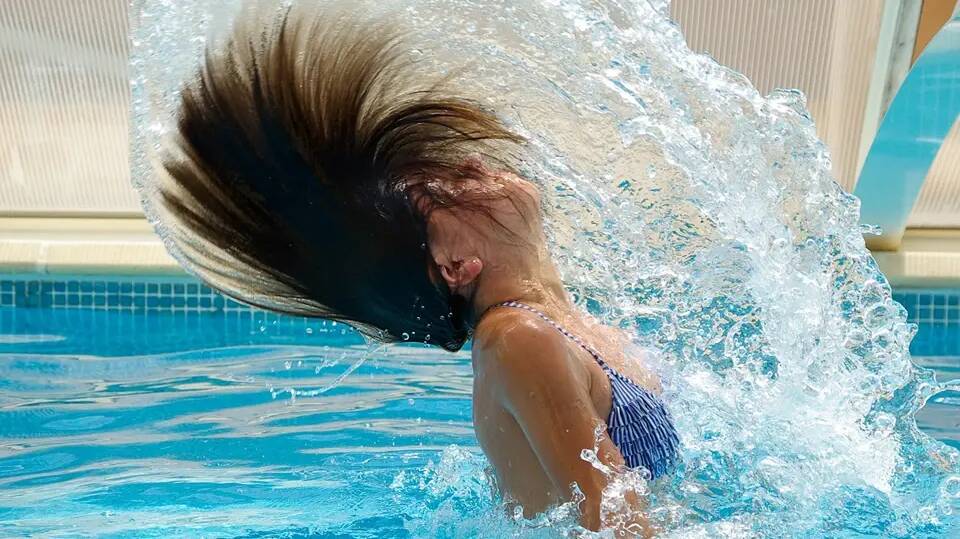 Commercial swimming pool clean water